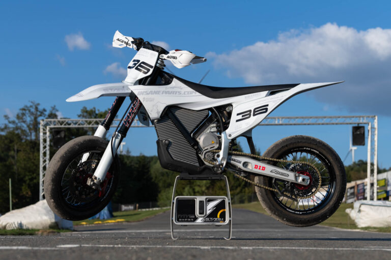 La eléctrica Stark Varg entra en carrera este fin de semana en el Supermoto de Francia