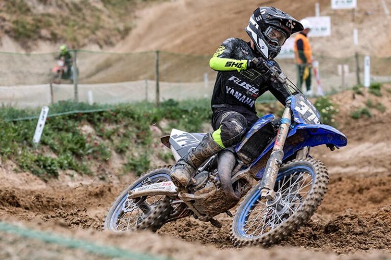 Oleguer Riba, ileso tras una fuerte caída en la final europea de la YZ bLU cRU Cup