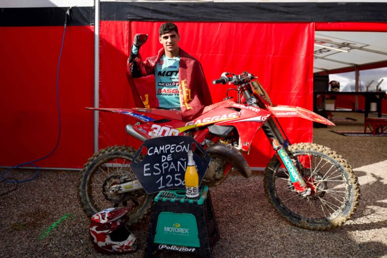 Salvador Pérez, campeón de España de MX125