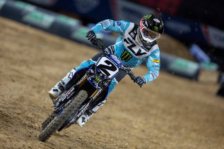 Supercross de Paris - Sábado: Victorias de Webb y Bourdon