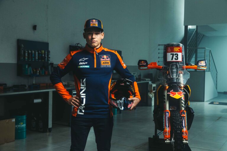 KTM Factory Racing ficha a Edgar Canet para el Dakar 2025