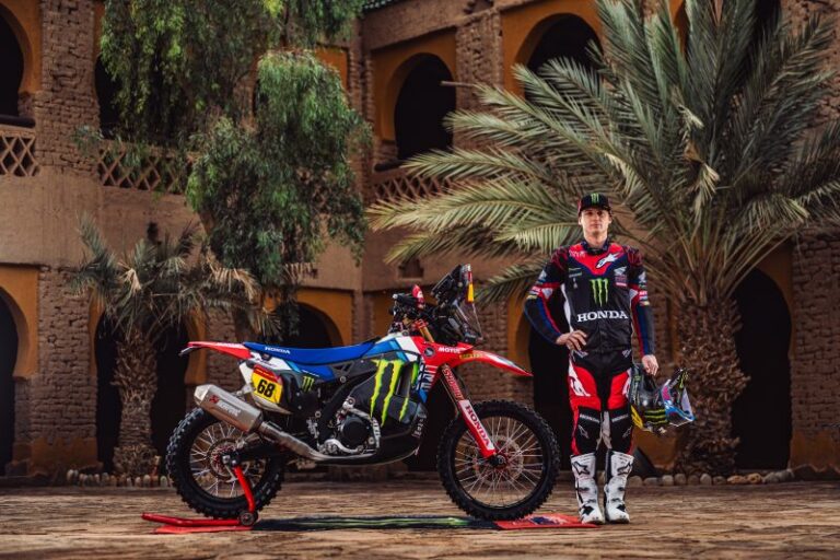 Honda, preparada para el Dakar y el Mundial de Rallys 2025 con el español Schareina