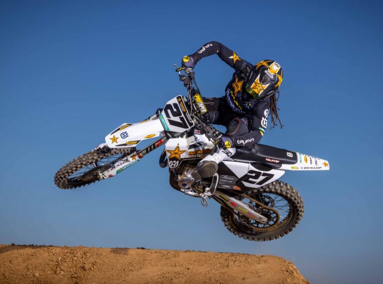 Husqvarna USA, preparado con Stewart y Hampshire para el SuperMotocross 2025