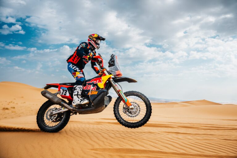 Dos españoles en el podio de la séptima etapa del Dakar