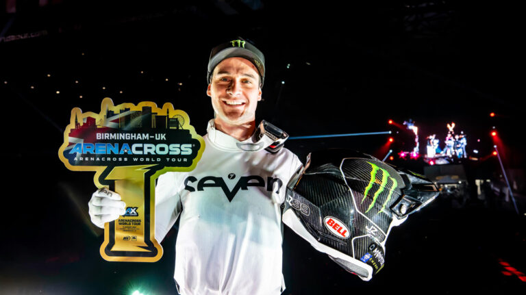 Jorge Zaragoza gana la primera cita del UK Arenacross 2025 en Birmingham