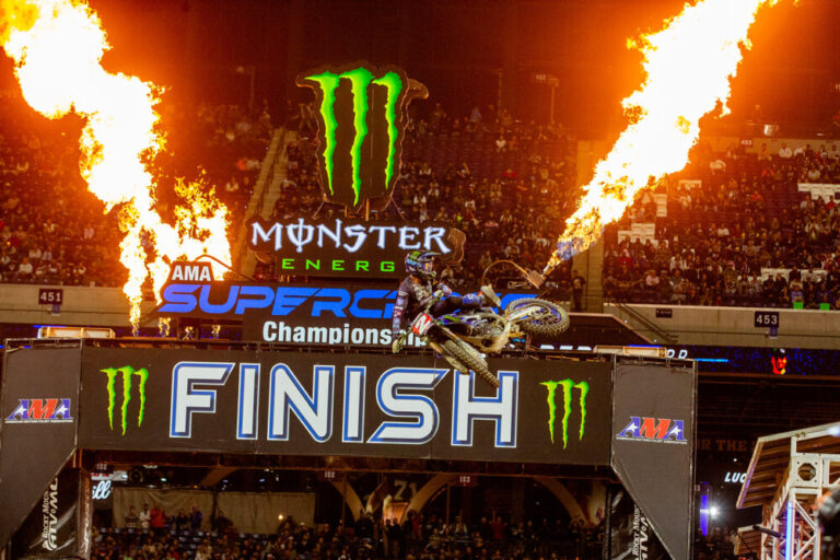 AMA Supercross: Cooper Webb suma su tercera victoria en Indianapolis