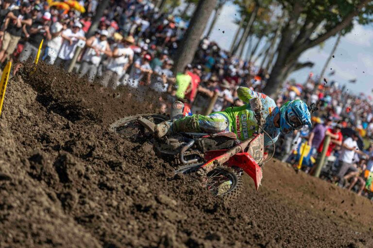 La primera manga del Motocross de las Naciones desde el casco de Gajser -vídeo-