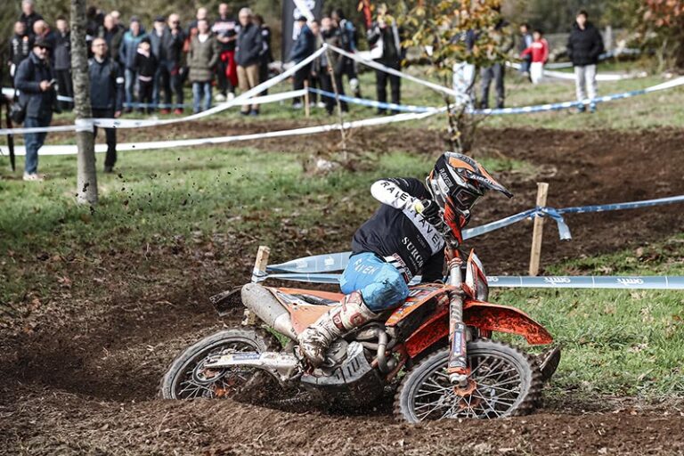 Yago Martínez consigue su primer podio Scratch en el Nacional de Enduro junto a WP Eric Augé