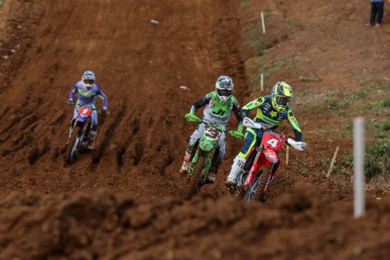 Japan: Romain Febvre wins in SUGO | Okura champion!