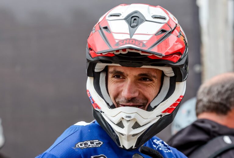 Ander Valentín por Greg Aranda en la cita final del Mundial de Supercross en Sudáfrica