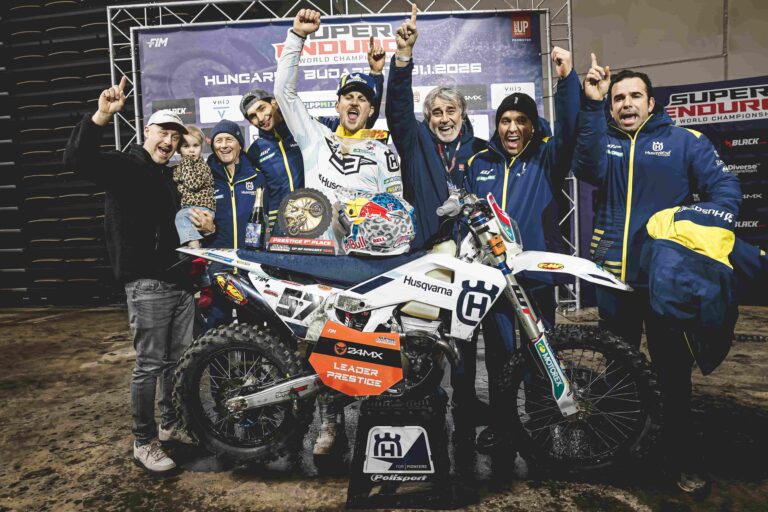 Billy Bolt sigue imparable en el Mundial de Superenduro