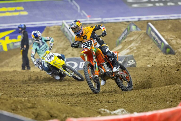 Detroit: Prado sufre una caída con Webb en el Main Event