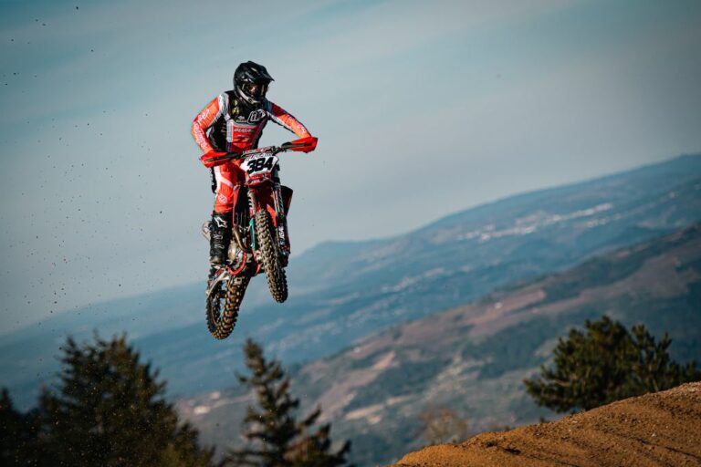 Los pilotos españoles, líderes en el Nacional de Motocross de Portugal