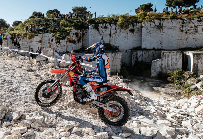 Josep García inicia el Mundial de EnduroGP en el liderato