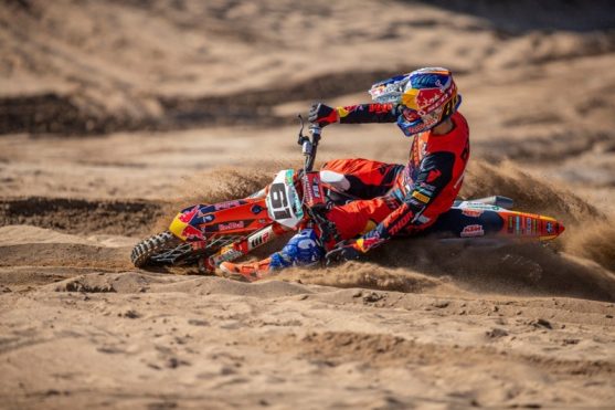 375890_PRADO_KTM_TEAM_2021_JPA_P2_6464_BN