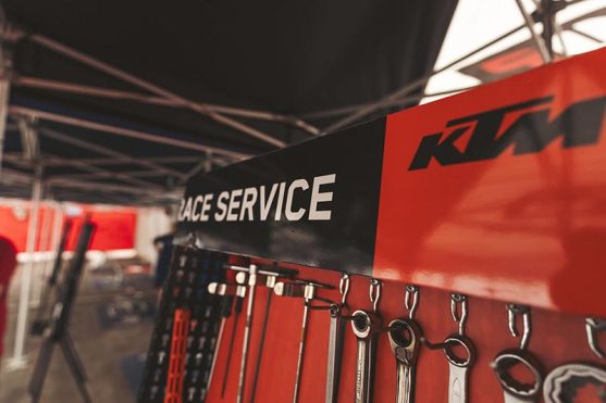 KTM ISDE Race Service