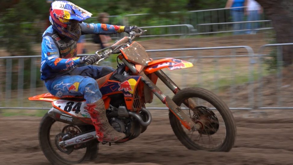 Video Thumbnail: Jeffrey Herlings & Romain Febvre Fighting for the Win - Keiheuvel International Motocross