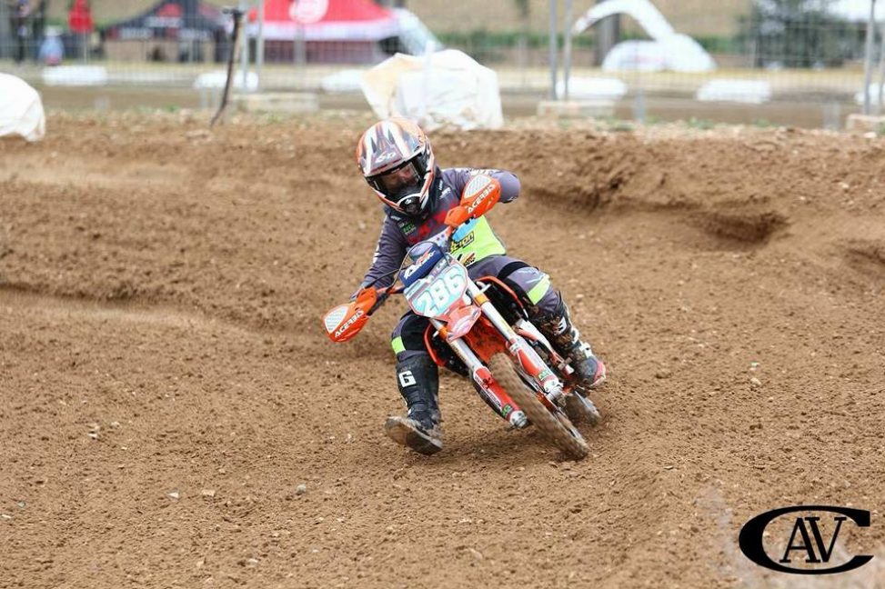 29597214_858436837661845_4796691084443250545_n