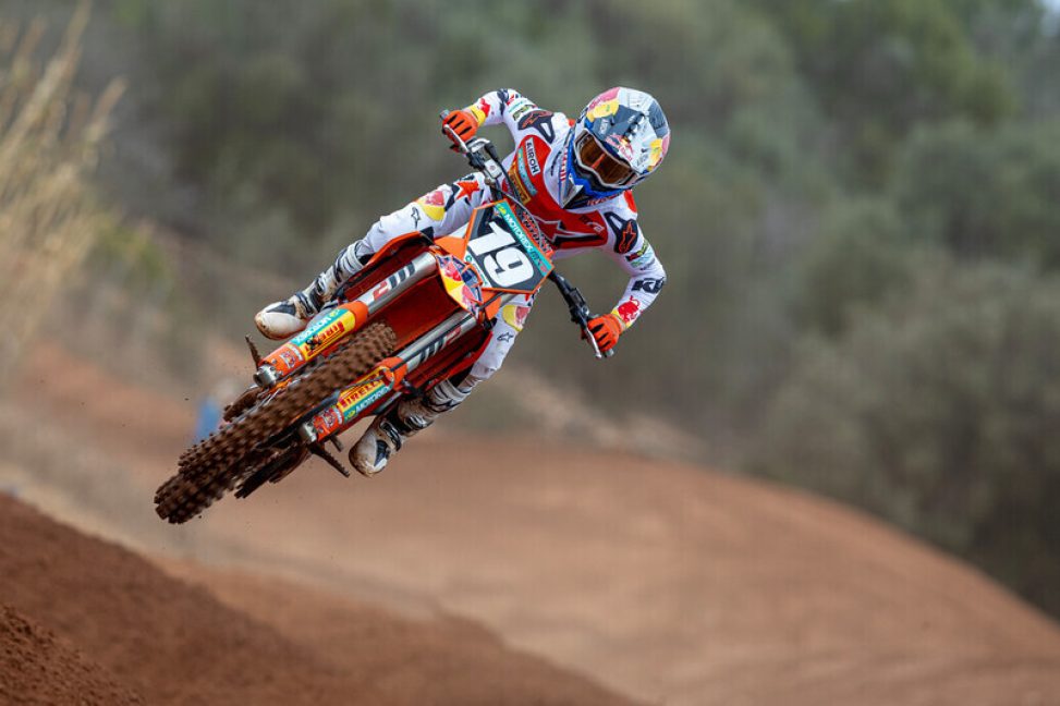 572579_Sacha Coenen_Red Bull KTM_MX2_2024_Team Shooting Red Bull KTM 2024