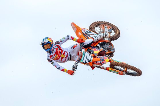 572630_Liam-Everts_Red-Bull-KTM_MX2_2024_Team-Shooting-Red-Bull-KTM-2024