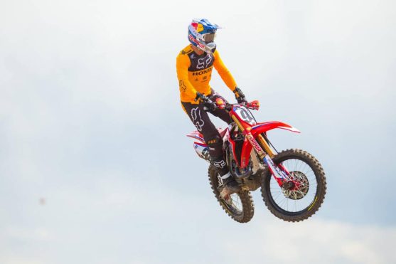 61950819_2229900793752256_1444346348584304640_o