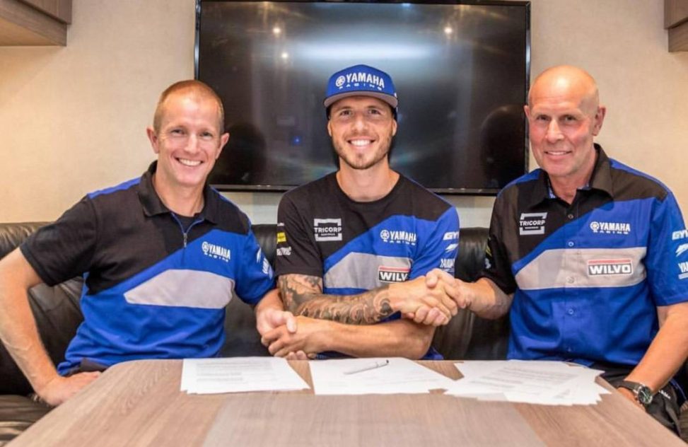 FB0B7346-7672-4E7A-8729-5E81F9E735B9