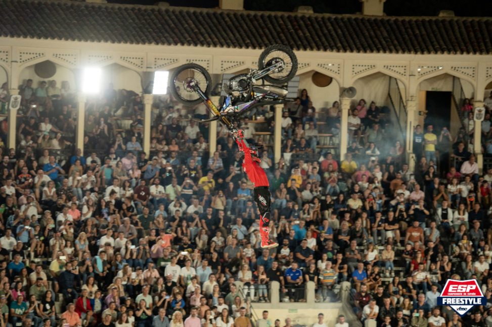 CREATOR: gd-jpeg v1.0 (using IJG JPEG v62), quality = 82