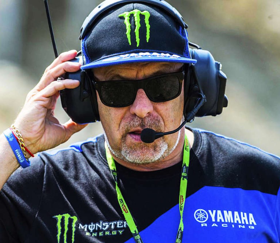 covers face Yamaha image