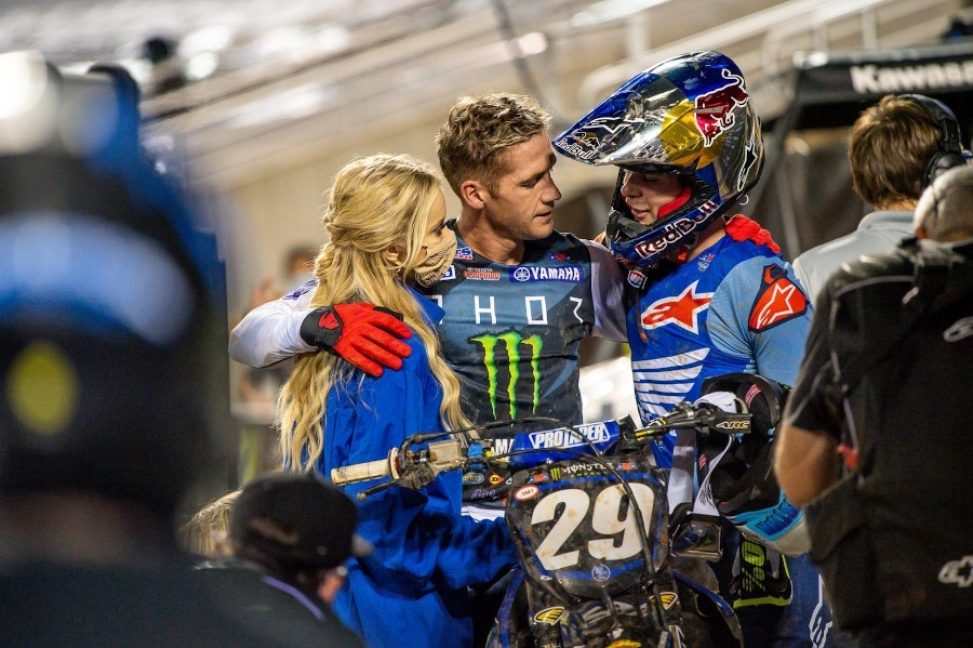 CREATOR: gd-jpeg v1.0 (using IJG JPEG v62), quality = 75